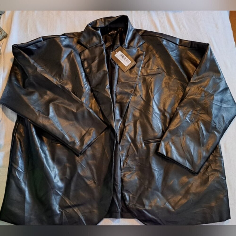 PrettyLittleThing women's size 12 black faux Leather oversize Dad Blazer NWT